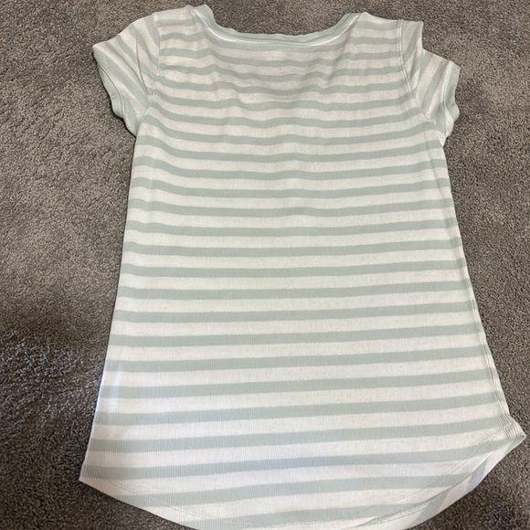 Gap top NWOT - Picture 2 of 3